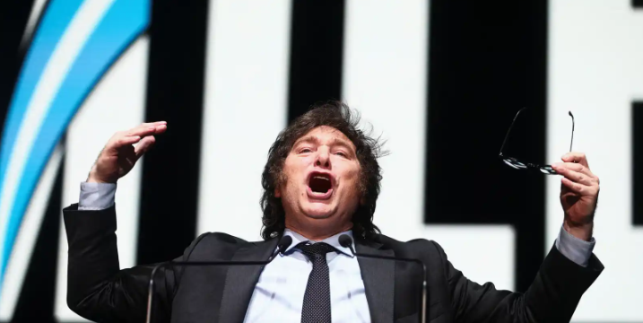 De presidente a cantante del Luna Park