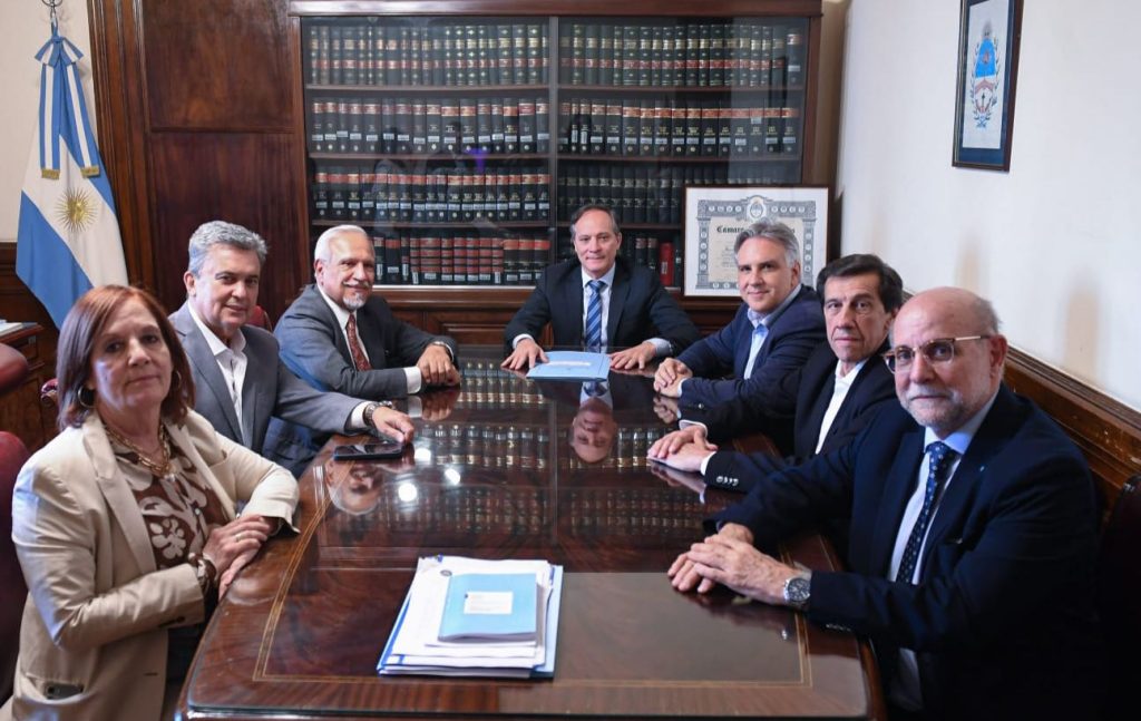 Llaryora y Sadir apoyan a Vigo en el Proyecto de Biocombustibles