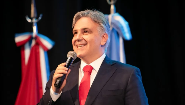 Llaryora pidió una reforma fiscal con criterios federales en el Coloquio IDEA