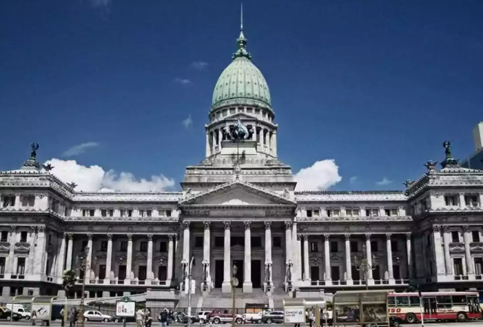El oficialismo y aliados se imponen en el Senado y avanzan con la reforma laboral y el Presupuesto 2026