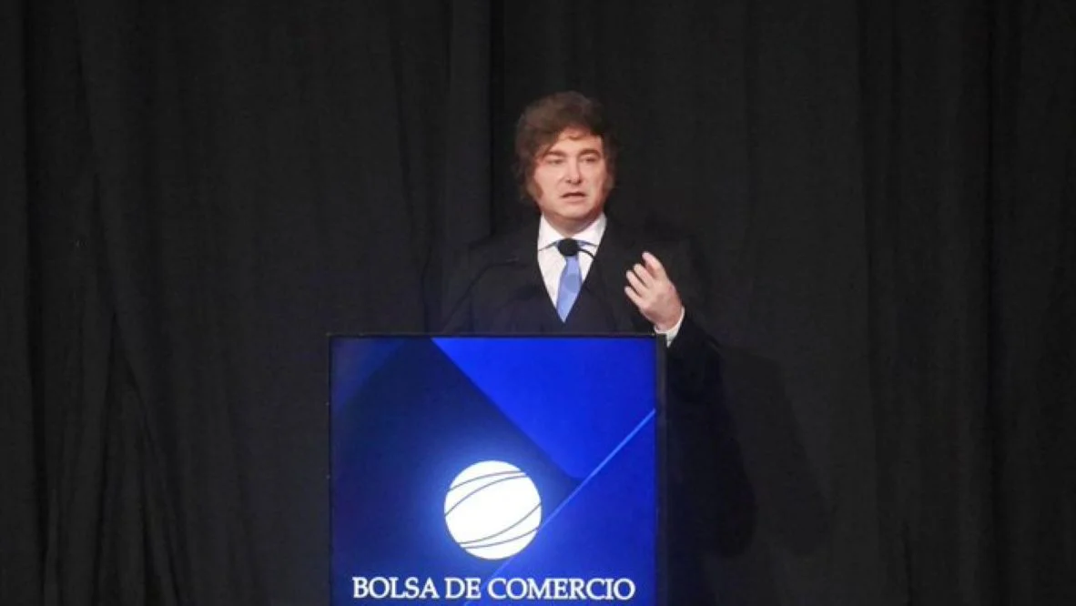 Milei en la Bolsa de Comercio: euforia reeleccionista, cruces con el público y defensa de la propiedad privada